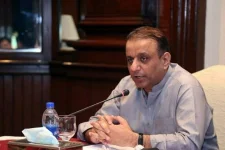 Abdul Aleem Khan tears into Balochistan terrorists, rallies army.webp