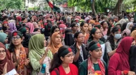 Dhaka students block highways, railways over quota system fury.webp