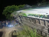 Sabah express bus chaos as reckless driver leaves five hurt in Ranau highway smash.webp