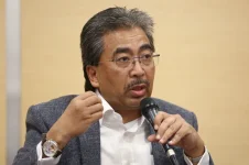 Cabinet chaos erupts as Johari Abdul Ghani scrambles to fill vacant ministries.webp