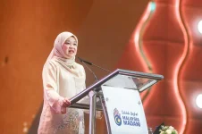 Pontian school liquor auction scandal erupts as Fadhlina Sidek faces backlash.webp