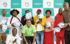 Fifa gifts football gear as Zifa brags about school project in Midlands.gif
