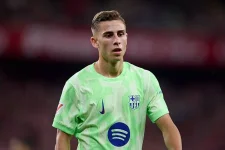 Hans Flick shuts down Firmin Lopez exit talk as Barcelona plans shock rivals.webp