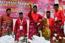 Zambry rips Umno defectors as Kelantan loyalty row shakes party unity.webp