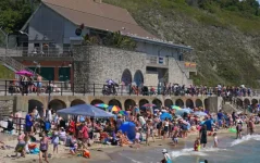 UK heatwave fries Ross on Wye and Aviemore as Wimbledon sizzles.webp