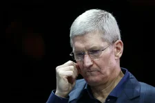 Tim Cook sinks Apple with Vision Pro flop and Project Titan failure.webp