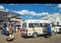 Harare uses jersey barriers to curb omnibus chaos at Trabablas.webp