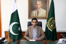 Siddiqui in Karachi takes aim at city's hated education quotas.webp