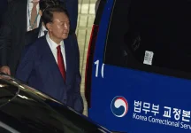 Seoul erupts as anti-China and pro-China rallies clash over election conspiracies.webp