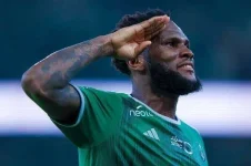 Juventus and Roma flood Al Ahly with cash to swap for Frank Kessie.webp