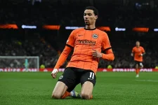 Liverpool clinches Hugo Ekitike transfer from Eintracht Frankfurt.webp