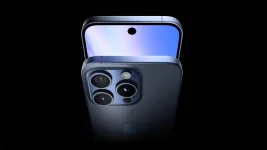 Samsung Galaxy S25's anti-reflective display makes the iPhone 16 look glassy.webp