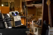 Boss RT 2 Rotary Ensemble pedal sends guitarists into sonic spin mania.webp