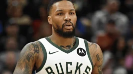 Damian Lillard gets $42M from Blazers to sit out the season.webp