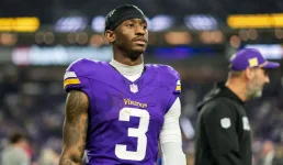 Addison's suspension leaves Vikings teammate Jefferson stranded.webp