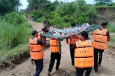 Punjab rescue heroes carry family to safety after Jhelum flood nightmare.webp