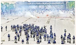 Dhaka erupts as deadly clashes, curfew, and chaos grip the city in the quota reform war.webp