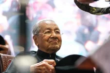 Tun Mahathir says no third term as PM but backs Perikatan Nasional to fight poverty.webp
