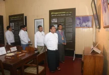 Min Aung Hlaing tours Bogyoke Aung San Museum, calls for historic Yangon sites.webp