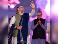 PM Modi hails Ashwini Vaishnaw on birthday as leaders celebrate minister's vision.webp