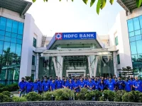 HDFC Bank reports 13% drop in Q1 FY26 profit, announces bonus shares and special dividend.webp