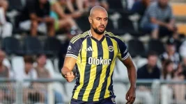 Amrabat rejects offers as Fenerbahçe faces dilemma over Moroccan midfielder's future.webp