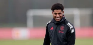 Fenerbahçe fans launch campaign to lure Rashford from Manchester United amid transfer talks.webp