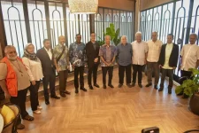 Muhyiddin meets opposition leaders to discuss forming a national interest coalition.webp