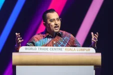 Asyraf Wajdi calls for zero tolerance on bullying following the death of a student.webp