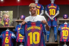 Lamine Yamal's Barcelona number 10 shirt sets sales record in just two days.webp
