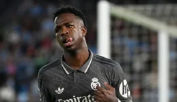 Real Madrid urged to manage Vinicius Junior's contract renewal talks carefully.webp