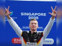 Florian Wellbrock claims historic fourth gold at 2025 World Aquatics Championships in Singapore.webp