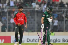 Hesson blasts unacceptable Mirpur pitch, Emon refutes claim.webp