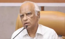 Bangladesh's old era is over, declares Adviser Mahmud.webp