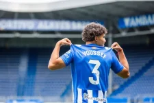 Deportivo Alavés unveils Youssef Lakhdime as new signing for La Liga season.webp
