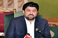 Governor Kamran Khan Tessori orders 500000 flags for Karachi Independence Day.webp