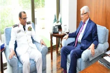 Saudi naval chief, Khawaja Asif, vows stronger Pakistan-Saudi defense ties in Islamabad.webp