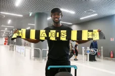 Kadewere joins Aris Thessaloniki from Nantes as Zimbabwean striker eyes Greek glory.webp