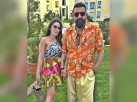 Sanjay Dutt celebrates Maanayata's 47th birthday with family in Mumbai.webp