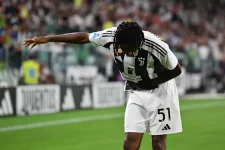 Juventus agrees to sell Samuel Mbanjola to Werder Bremen for 10 million euros.webp