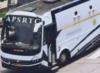 APSRTC bus stolen in Andhra Pradesh, thief arrested after police chase.webp