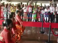 Maldives diaspora children greet Modi with dance, PM breaks protocol to applaud them.webp