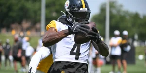 Injuries to DK Metcalf, Jarran Reed mar Seahawks training camp.webp