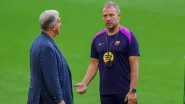 Flick confronts Laporta over Barcelona's chaotic Asia tour.webp