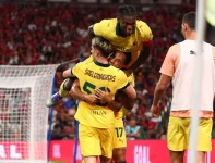 Loftus-Cheek scores as AC Milan stuns Liverpool 4-2 in Hong Kong friendly.webp