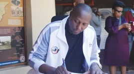 Dlamini lauds Zimbabwe's defense of Victoria Falls from ruin.webp