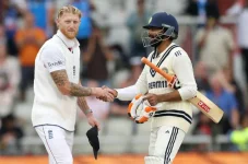 India's century trio denies England victory at Old Trafford.webp