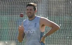 Frustrated England turns to Overton for final Test against India.webp