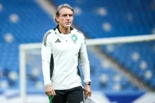 Besiktas targets Mancini to oust embattled coach Solskjaer.webp
