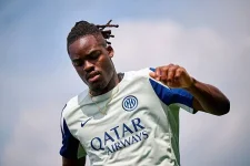 Inter Milan scorns €32M Crystal Palace bid, wants €40M for Basic.webp
